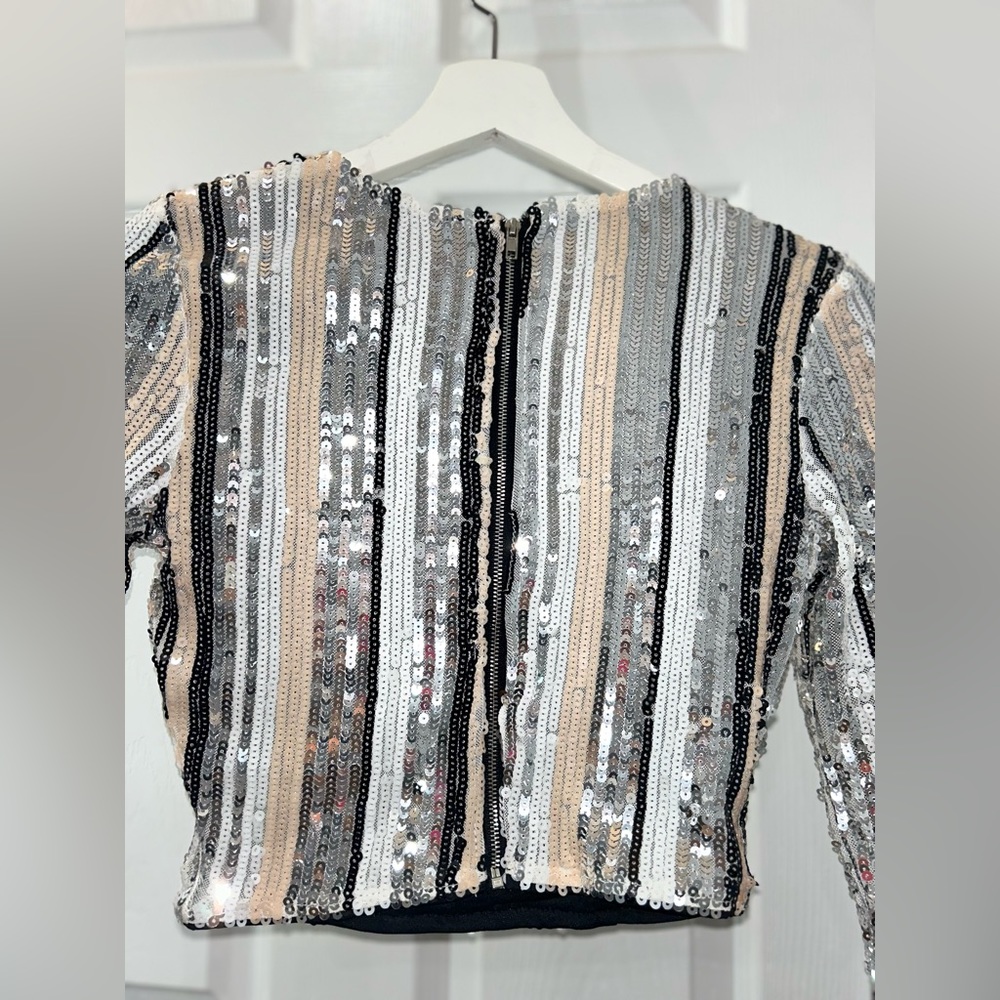 Sequin Cropped Top - Picture 3 of 4